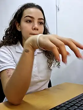 Snapshot of Angela_hank2 chatting on October 9, 2025, 11:14 pm Angela hank2 online show from October 9, 2025, 11:14 pm