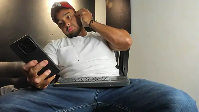 Snapshot of Big_furry_bear13 chatting on June 3, 2026, 5:07 pm Big furry bear13 online show from June 3, 2026, 5:07 pm