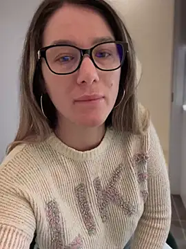 HotXMom online show from January 6, 2025, 4:26 am