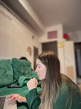 HotXMom online show from February 27, 2026, 8:14 am