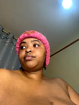 Snapshot of Linahlove chatting on October 30, 2025, 9:48 pm Linahlove online show from October 30, 2025, 9:48 pm