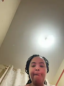Linahlove online show from July 23, 2026, 10:08 pm