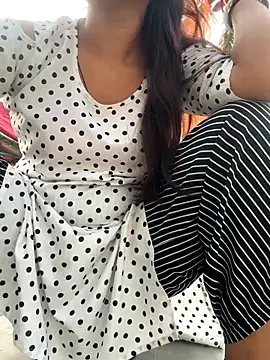 Snapshot of Ishikarana chatting on November 3, 2025, 2:02 am Ishikarana online show from November 3, 2025, 2:02 am