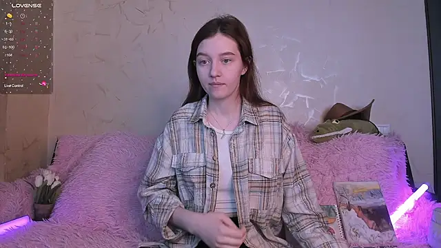 Snapshot of Ksuhesa chatting on February 24, 2025, 7:22 am Ksuhesa online show from February 24, 2025, 7:22 am