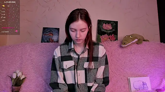 Snapshot of Ksuhesa chatting on March 1, 2025, 11:28 am Ksuhesa online show from March 1, 2025, 11:28 am