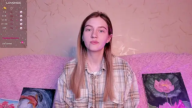 Snapshot of Ksuhesa chatting on March 17, 2025, 4:43 pm Ksuhesa online show from March 17, 2025, 4:43 pm