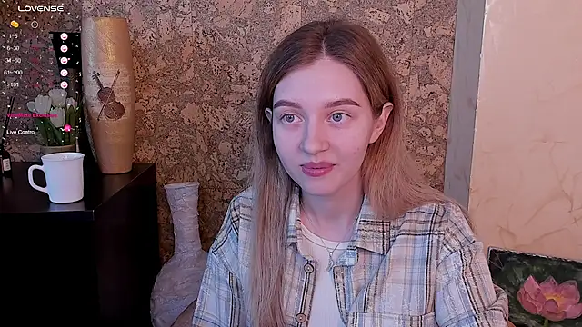 Snapshot of Ksuhesa chatting on March 22, 2025, 10:28 am Ksuhesa online show from March 22, 2025, 10:28 am