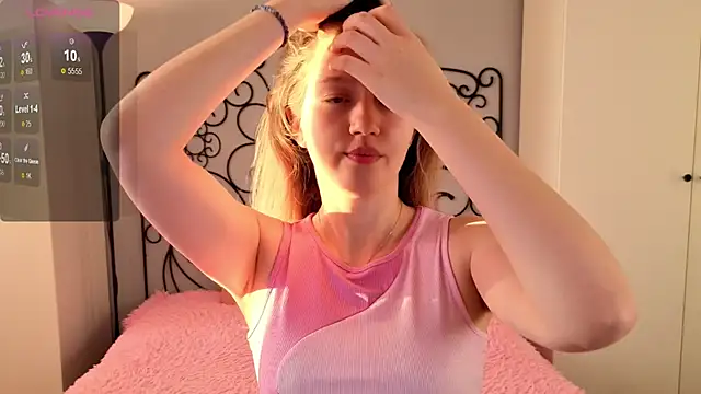 Snapshot of Ksuhesa chatting on October 24, 2025, 2:08 am Ksuhesa online show from October 24, 2025, 2:08 am