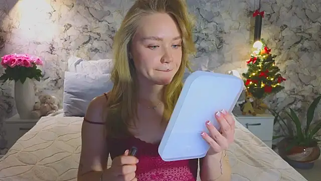 Aurora Golden1 online show from January 6, 2026, 8:45 pm