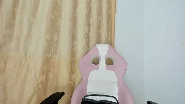 Snapshot of jessica_hot_28 chatting on February 4, 2026, 11:05 am jessica hot 28 online show from February 4, 2026, 11:05 am