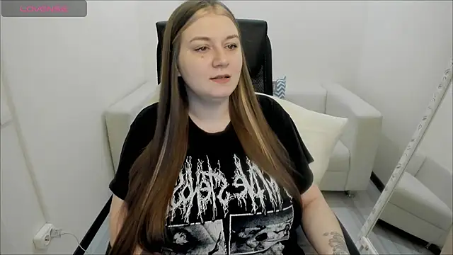 Snapshot of AlisaBacker chatting on December 11, 2024, 8:04 am AlisaBacker online show from December 11, 2024, 8:04 am