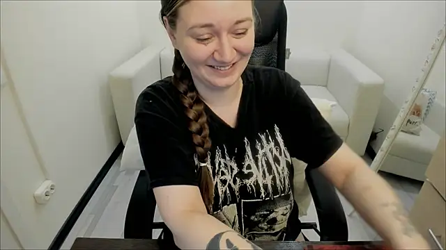 Snapshot of AlisaBacker chatting on March 8, 2025, 12:00 am AlisaBacker online show from March 8, 2025, 12:00 am