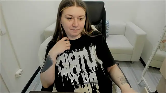 Snapshot of AlisaBacker chatting on March 14, 2025, 10:39 am AlisaBacker online show from March 14, 2025, 10:39 am