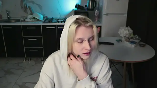 Snapshot of MertyXX chatting on February 28, 2026, 10:11 pm MertyXX online show from February 28, 2026, 10:11 pm