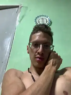 Snapshot of SOYMRX chatting on January 14, 2025, 2:40 am SOYMRX online show from January 14, 2025, 2:40 am