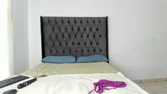 Ass-Queen online show from October 24, 2025, 7:38 am