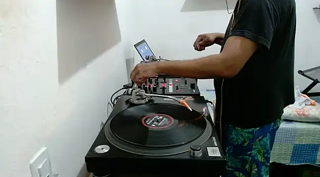 Snapshot of O_PanteraNegra_Camboy chatting on February 9, 2025, 12:06 am O PanteraNegra Camboy online show from February 9, 2025, 12:06 am