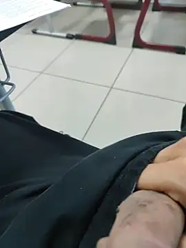 Snapshot of ertance40 chatting on February 21, 2026, 7:42 am ertance40 online show from February 21, 2026, 7:42 am