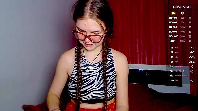 Snapshot of Sarah_HS chatting on January 15, 2025, 1:52 pm Sarah HS online show from January 15, 2025, 1:52 pm