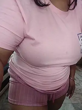 Snapshot of Ivy-09 chatting on February 16, 2026, 6:20 am Ivy-09 online show from February 16, 2026, 6:20 am