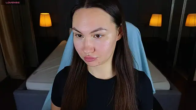 GIGI BENNET online show from December 18, 2024, 8:42 am