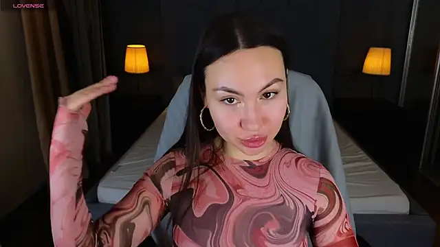 GIGI BENNET online show from December 19, 2024, 5:18 am