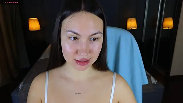 GIGI BENNET online show from December 24, 2024, 5:38 am