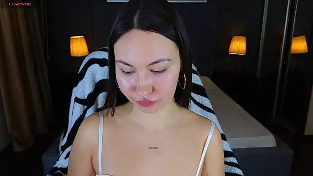 GIGI BENNET online show from December 25, 2024, 5:26 am