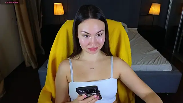 GIGI BENNET online show from December 26, 2024, 8:50 am