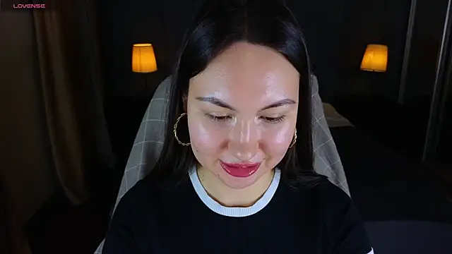 GIGI BENNET online show from December 29, 2024, 9:06 am