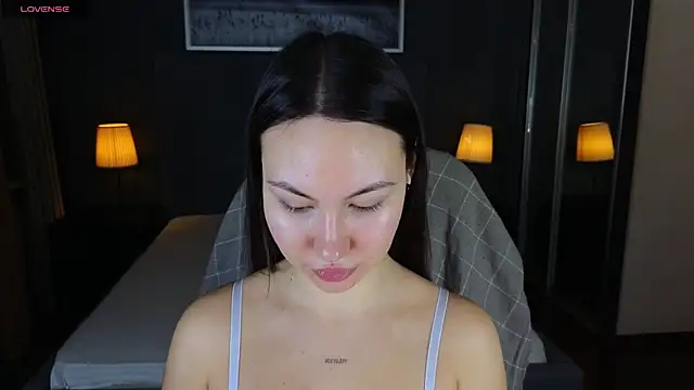 GIGI BENNET online show from January 2, 2025, 5:46 am