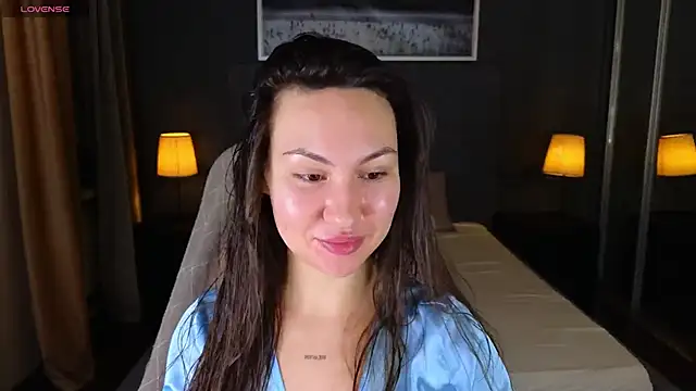 GIGI BENNET online show from January 7, 2025, 5:43 am