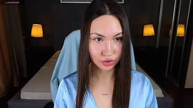 GIGI BENNET online show from February 17, 2025, 5:25 am