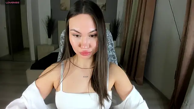 GIGI BENNET online show from February 20, 2025, 3:19 pm