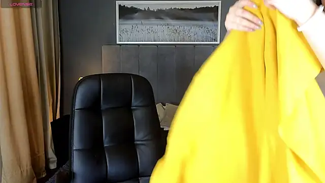 GIGI BENNET online show from February 24, 2025, 5:00 am