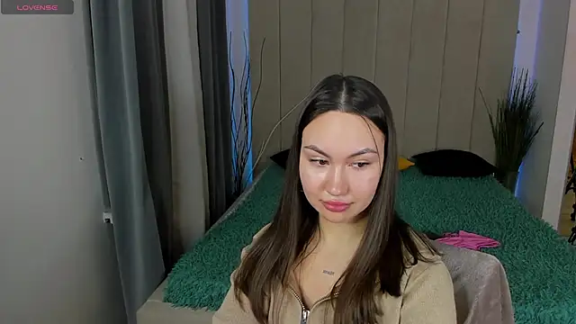 GIGI BENNET online show from February 28, 2025, 6:31 pm