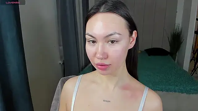 GIGI BENNET online show from March 1, 2025, 5:42 am