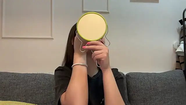 GIGI BENNET online show from March 7, 2025, 4:35 am