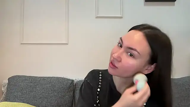 GIGI BENNET online show from March 8, 2025, 5:07 am