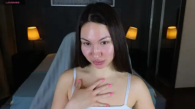 GIGI BENNET online show from March 13, 2025, 8:15 am