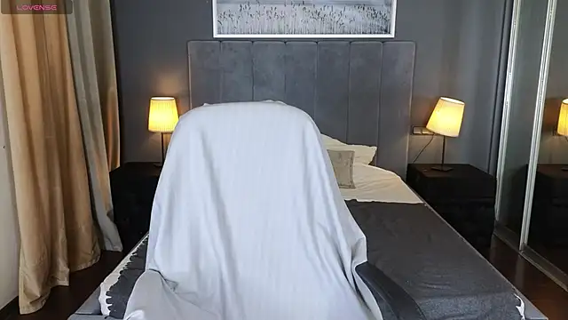 GIGI BENNET online show from March 14, 2025, 5:05 am