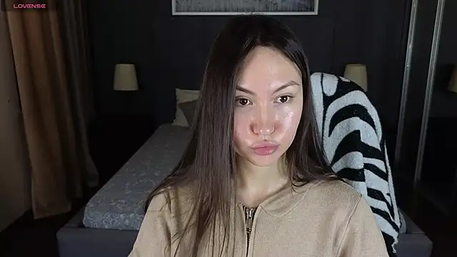 GIGI BENNET online show from March 22, 2025, 5:06 am