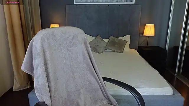 GIGI BENNET online show from March 23, 2025, 5:10 am