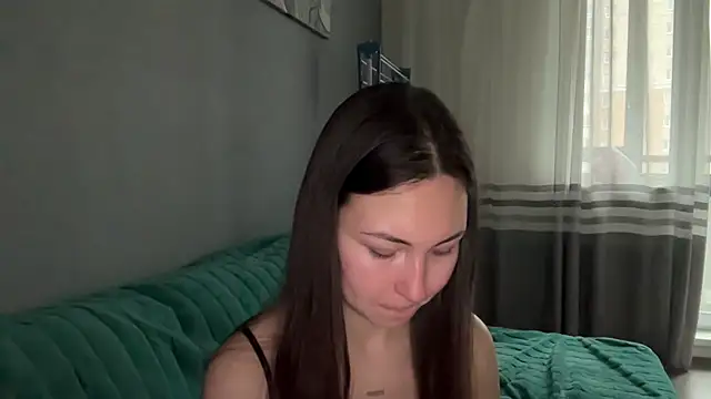 GIGI BENNET online show from September 19, 2025, 5:20 am