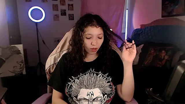 Snapshot of AllyDonfort chatting on April 16, 2026, 10:45 pm AllyDonfort online show from April 16, 2026, 10:45 pm