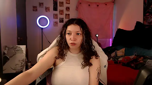 Snapshot of AllyDonfort chatting on May 12, 2026, 10:40 pm AllyDonfort online show from May 12, 2026, 10:40 pm