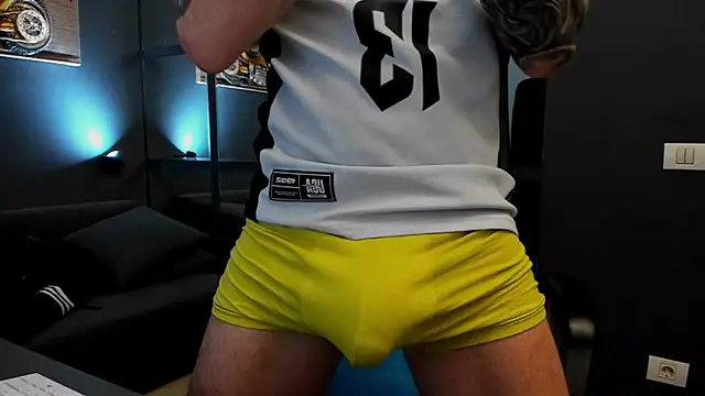 AronGrant online show from February 17, 2026, 10:45 am