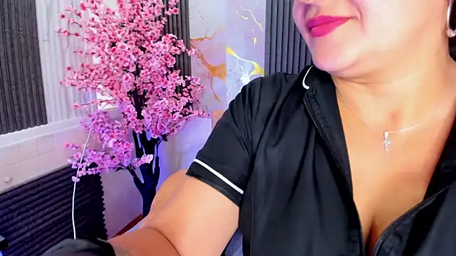 Snapshot of kate_evans1 chatting on July 2, 2026, 4:35 pm kate evans1 online show from July 2, 2026, 4:35 pm