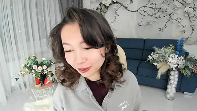 AgnieszkaBanana online show from April 14, 2026, 1:11 am