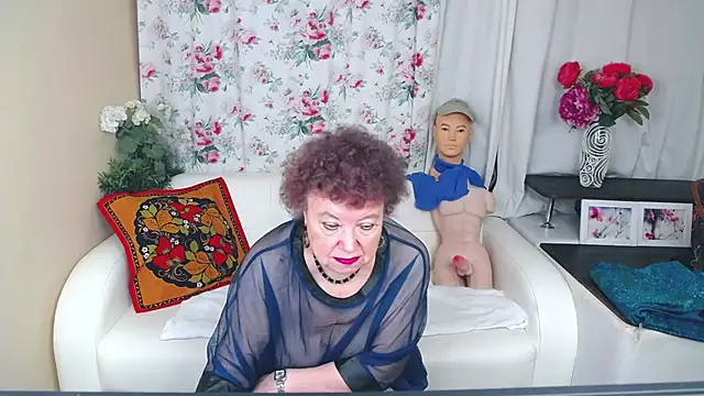 YourHotGranny online show from May 27, 2026, 11:07 am